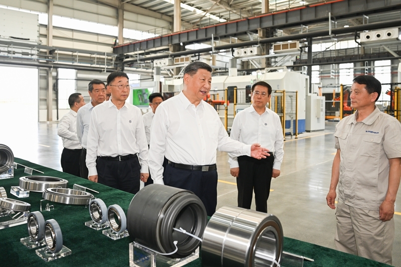 习近平：坚定信心推动高质量发展高效能治理 奋力谱写中原大地推进中国式现代化新篇章